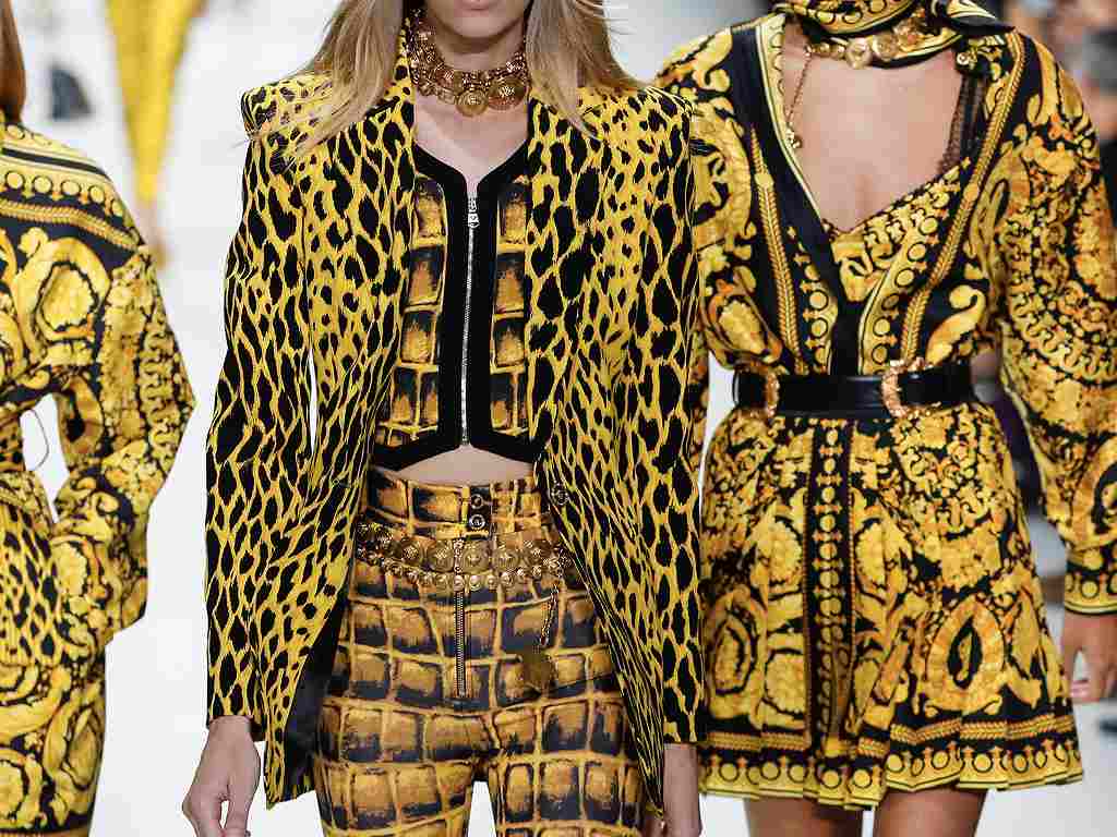 Versace: The History of a Powerful Brand Versace: The History of a Powerful Brand